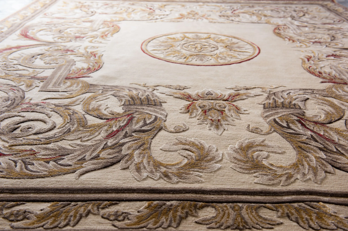 Tapis-Rouge_AUBUSSON-HERALDY-PALAIS-ROYAL_wxWCRZ7Esr.jpeg